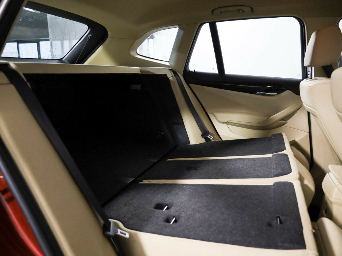 BMW X1 с пробегом — 2011 год. Фото: #12