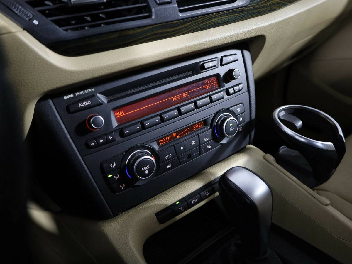 BMW X1 с пробегом — 2011 год. Фото: #17