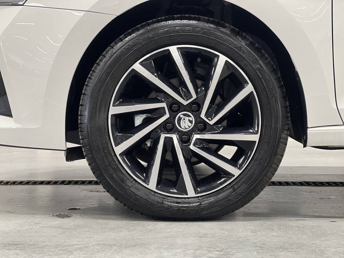 Skoda Rapid с пробегом — 2023 год. Фото: #16