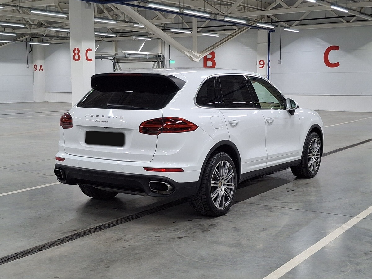 Porsche Cayenne с пробегом — 2015 год. Фото: #4