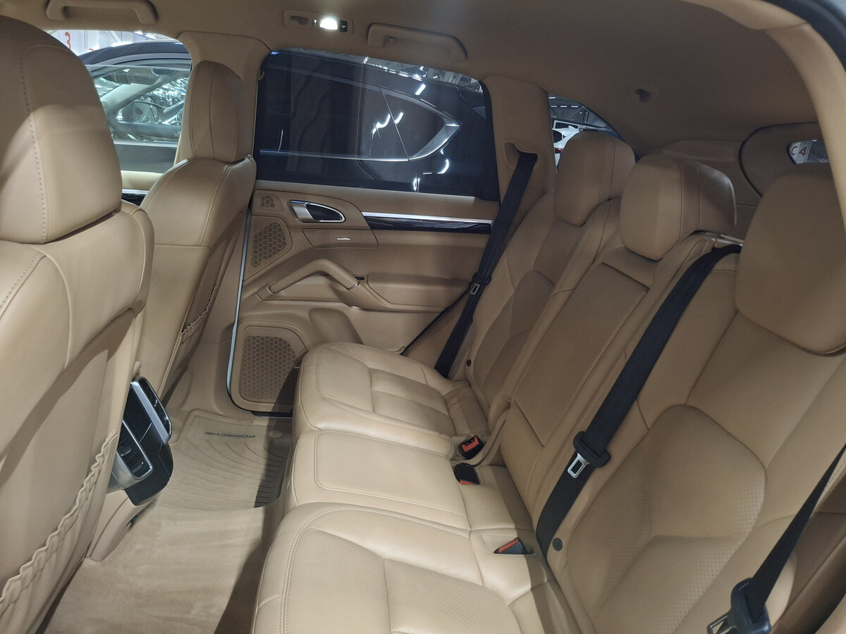 Porsche Cayenne с пробегом — 2015 год. Фото: #11