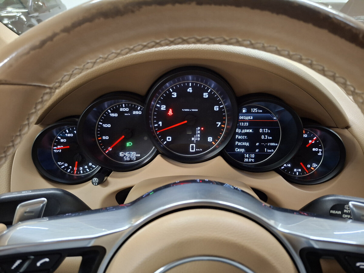 Porsche Cayenne с пробегом — 2015 год. Фото: #12