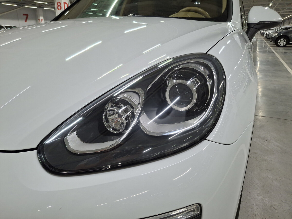 Porsche Cayenne с пробегом — 2015 год. Фото: #16