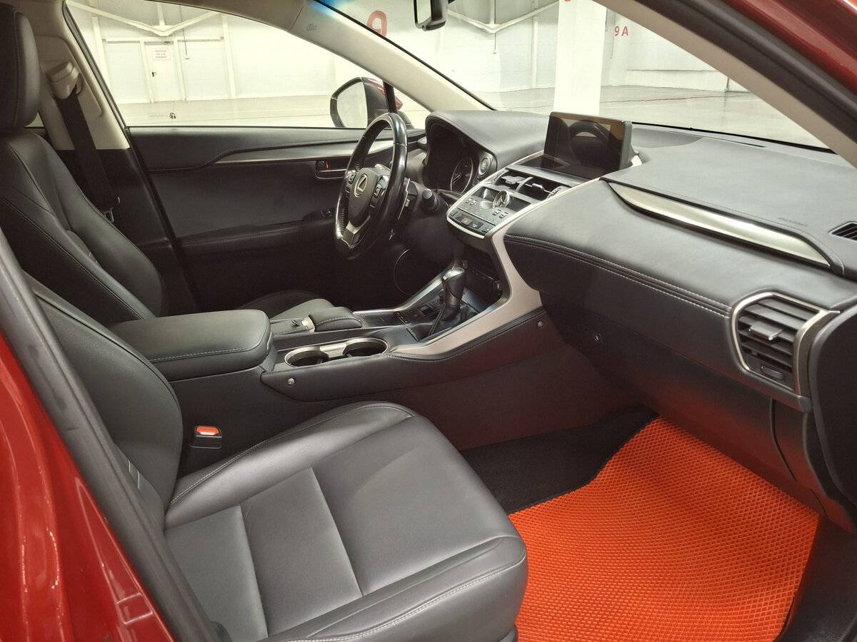 Lexus NX с пробегом — 2017 год. Фото: #10