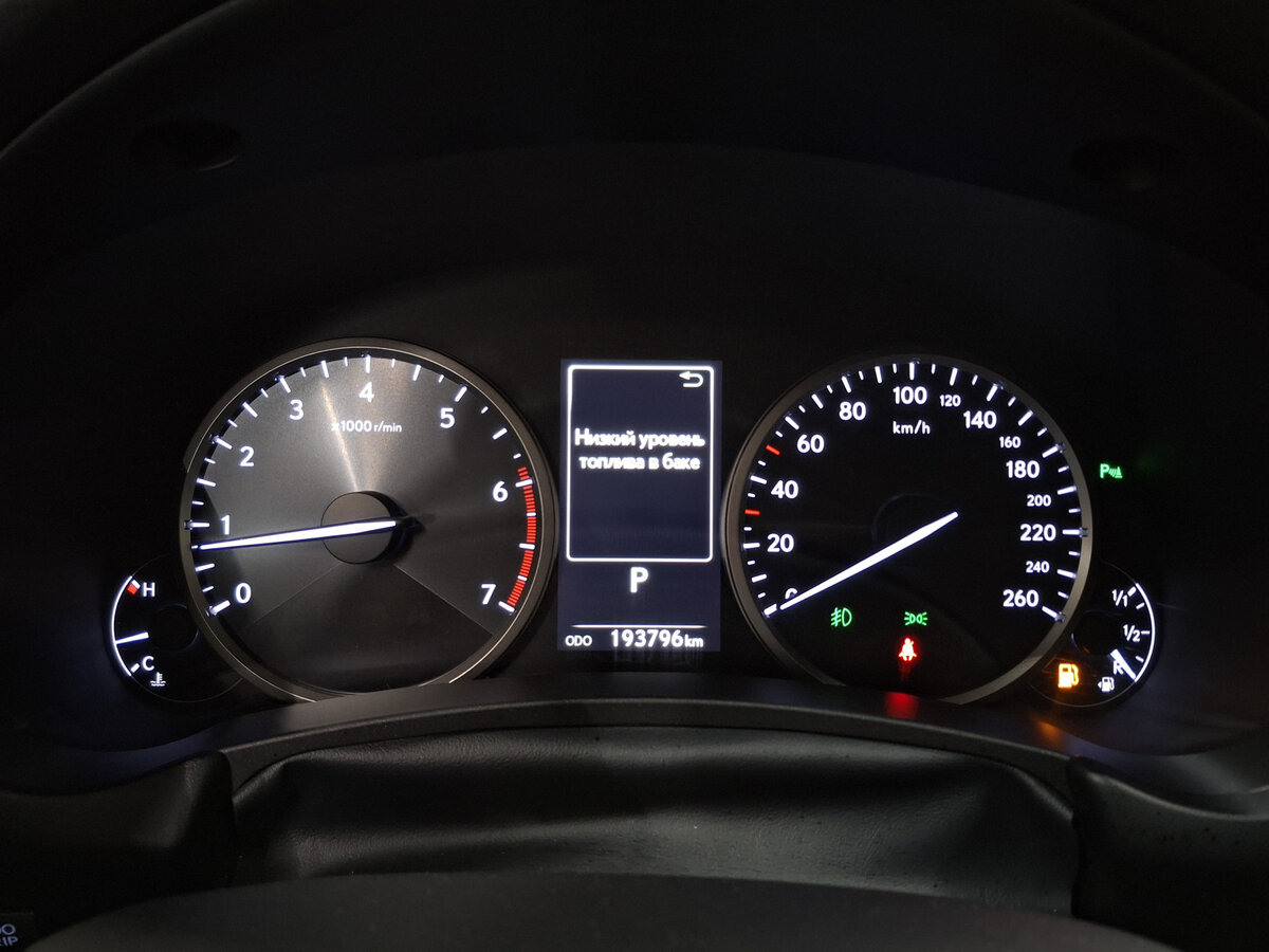 Lexus NX с пробегом — 2017 год. Фото: #12