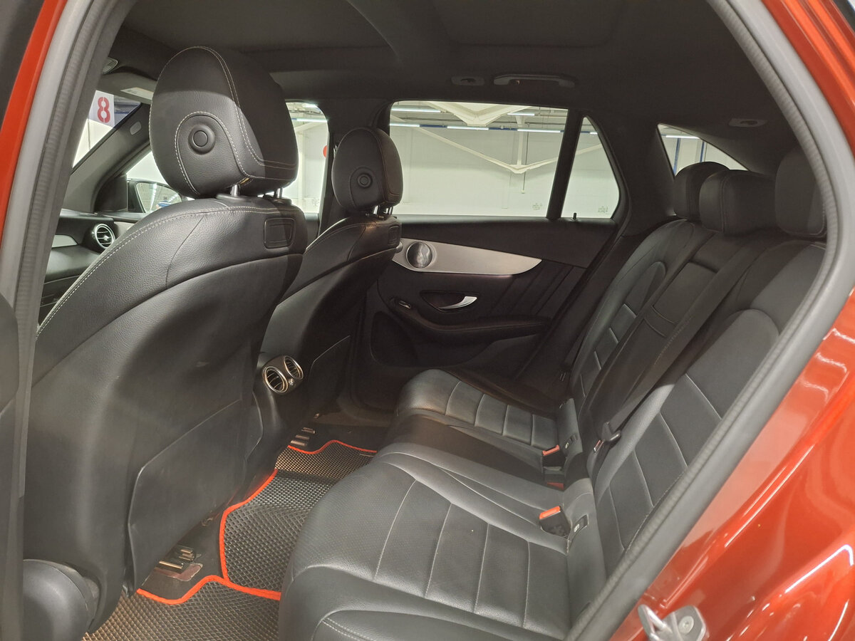 Mercedes-Benz GLC с пробегом — 2018 год. Фото: #11