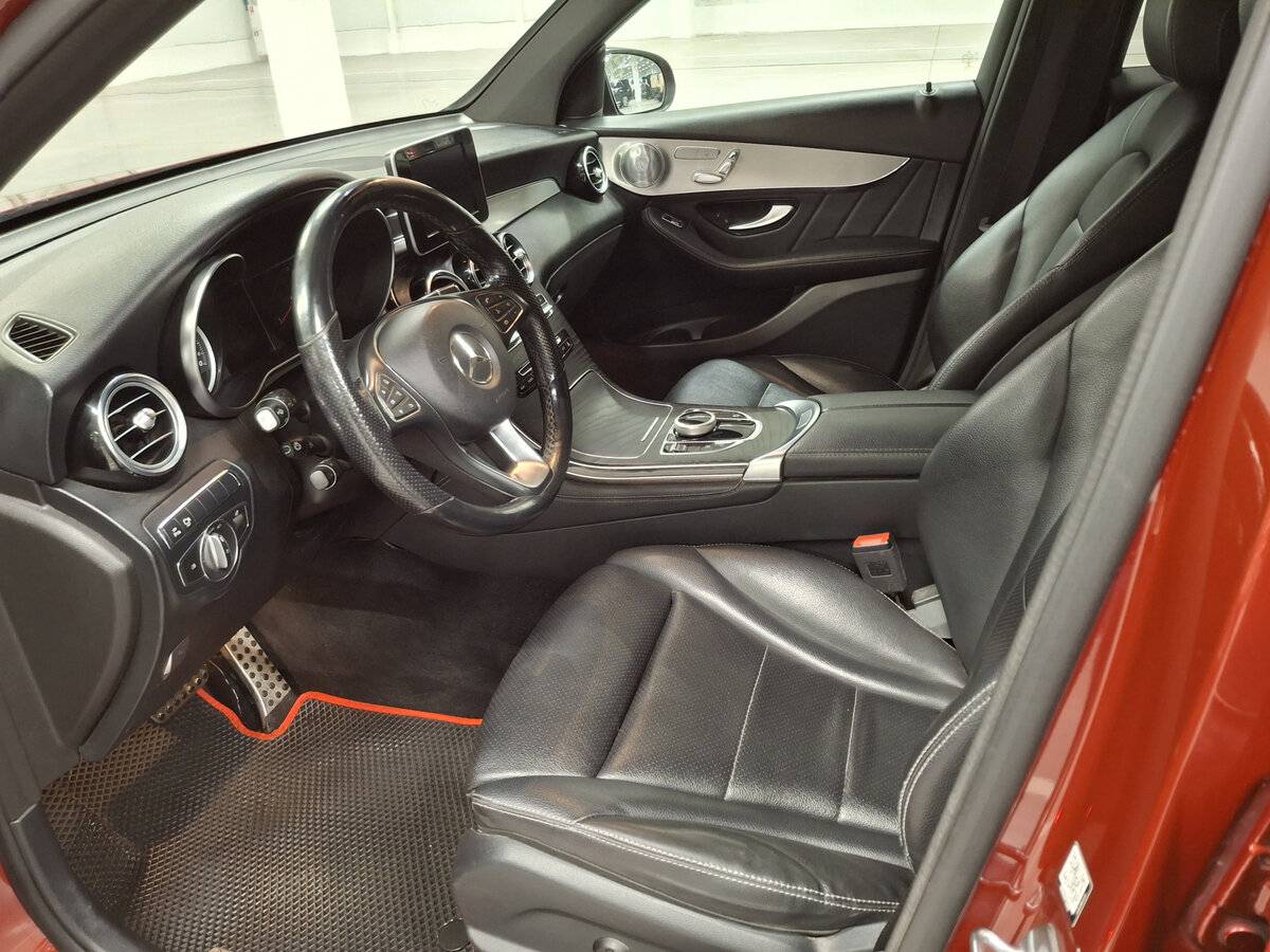 Mercedes-Benz GLC с пробегом — 2018 год. Фото: #14