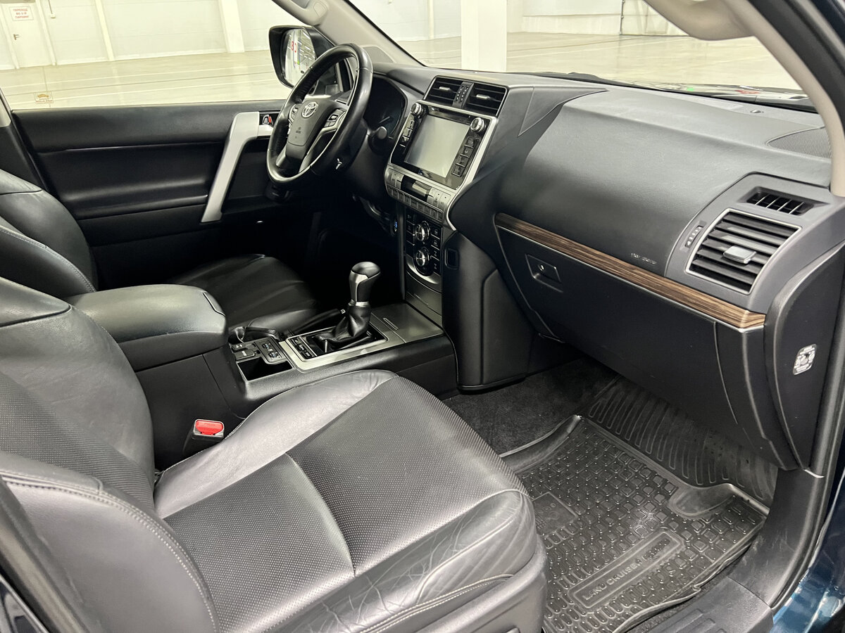 Toyota Land Cruiser Prado с пробегом — 2017 год. Фото: #10