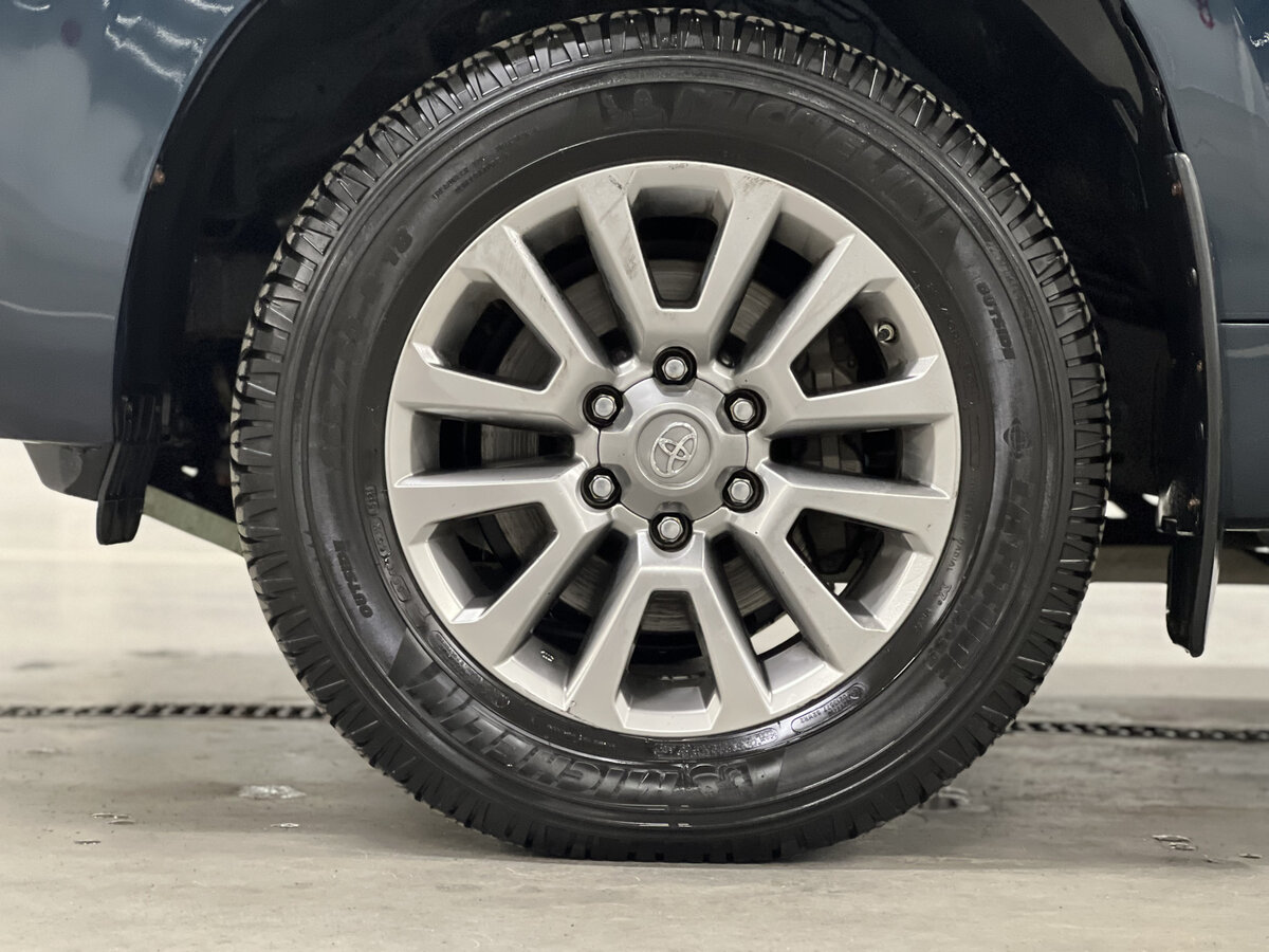 Toyota Land Cruiser Prado с пробегом — 2017 год. Фото: #17