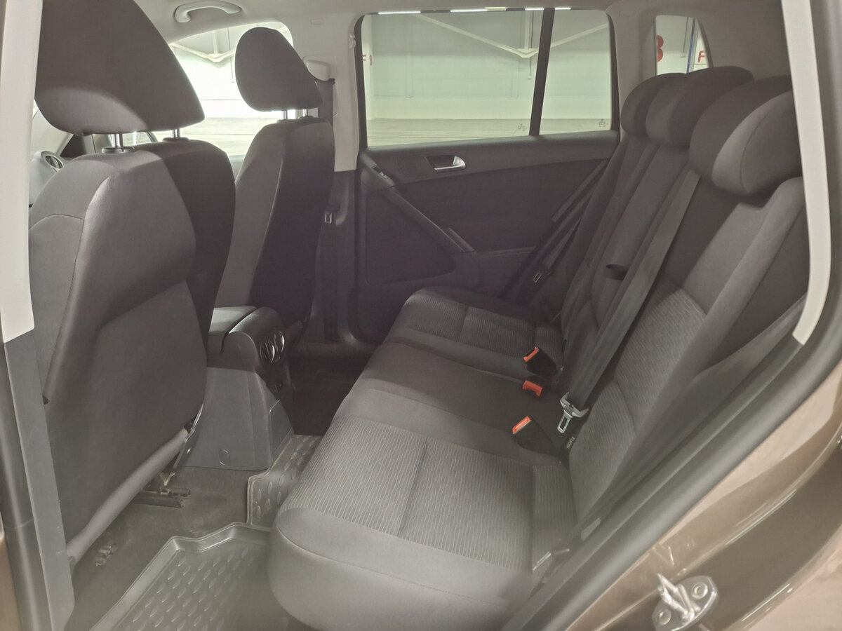 Volkswagen Tiguan с пробегом — 2015 год. Фото: #11