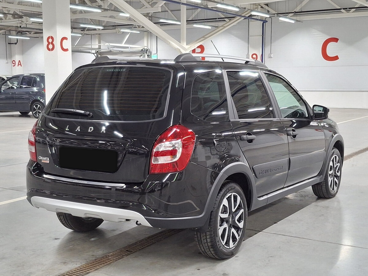 Lada (ВАЗ) Granta с пробегом — 2023 год. Фото: #4