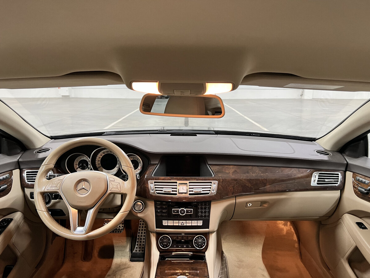 Mercedes-Benz CLS с пробегом — 2012 год. Фото: #12