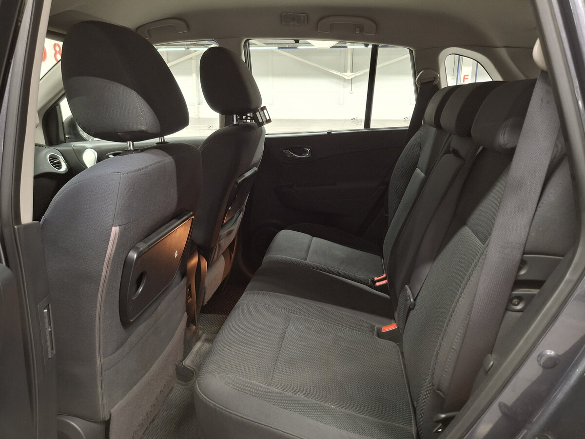 Renault Koleos с пробегом — 2010 год. Фото: #10