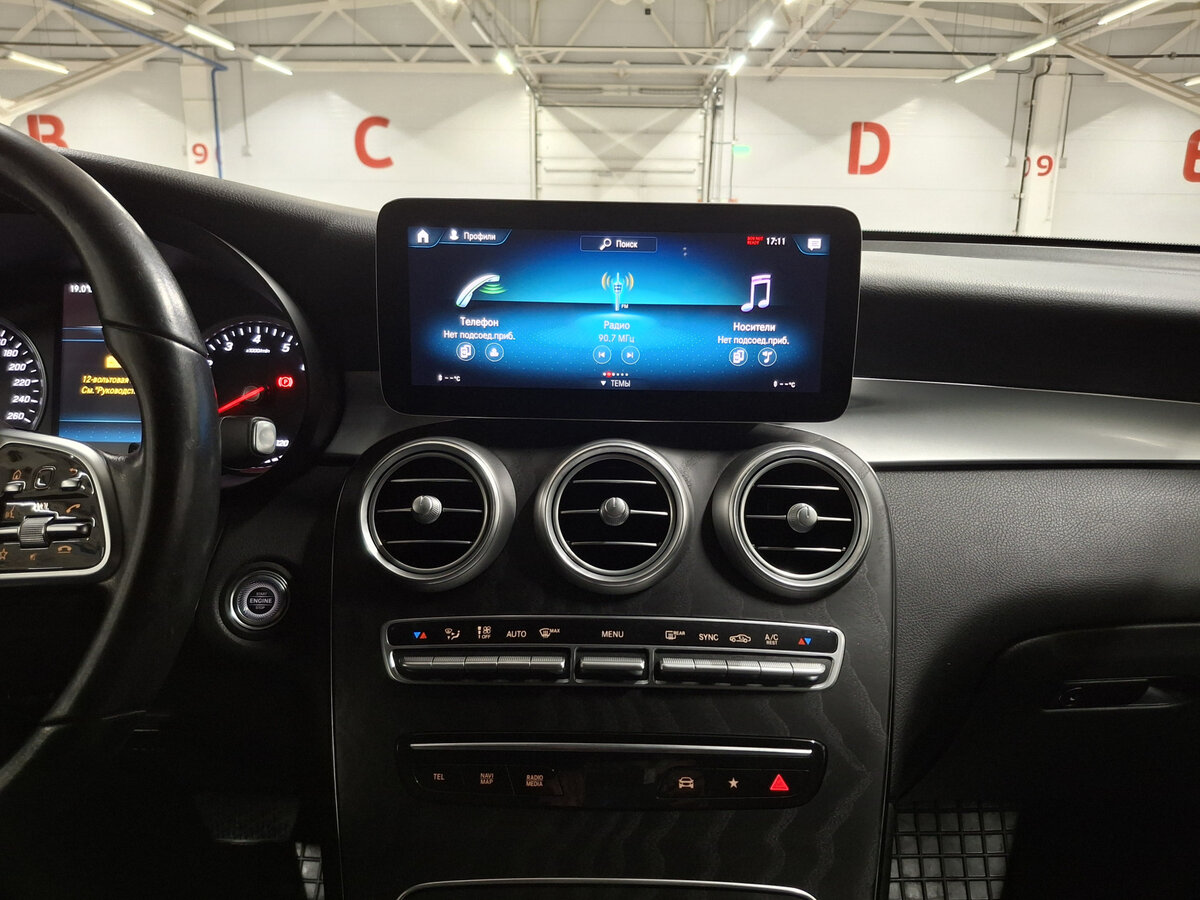 Mercedes-Benz GLC с пробегом — 2021 год. Фото: #14