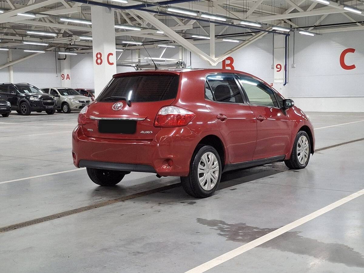 Toyota Auris с пробегом — 2010 год. Фото: #4