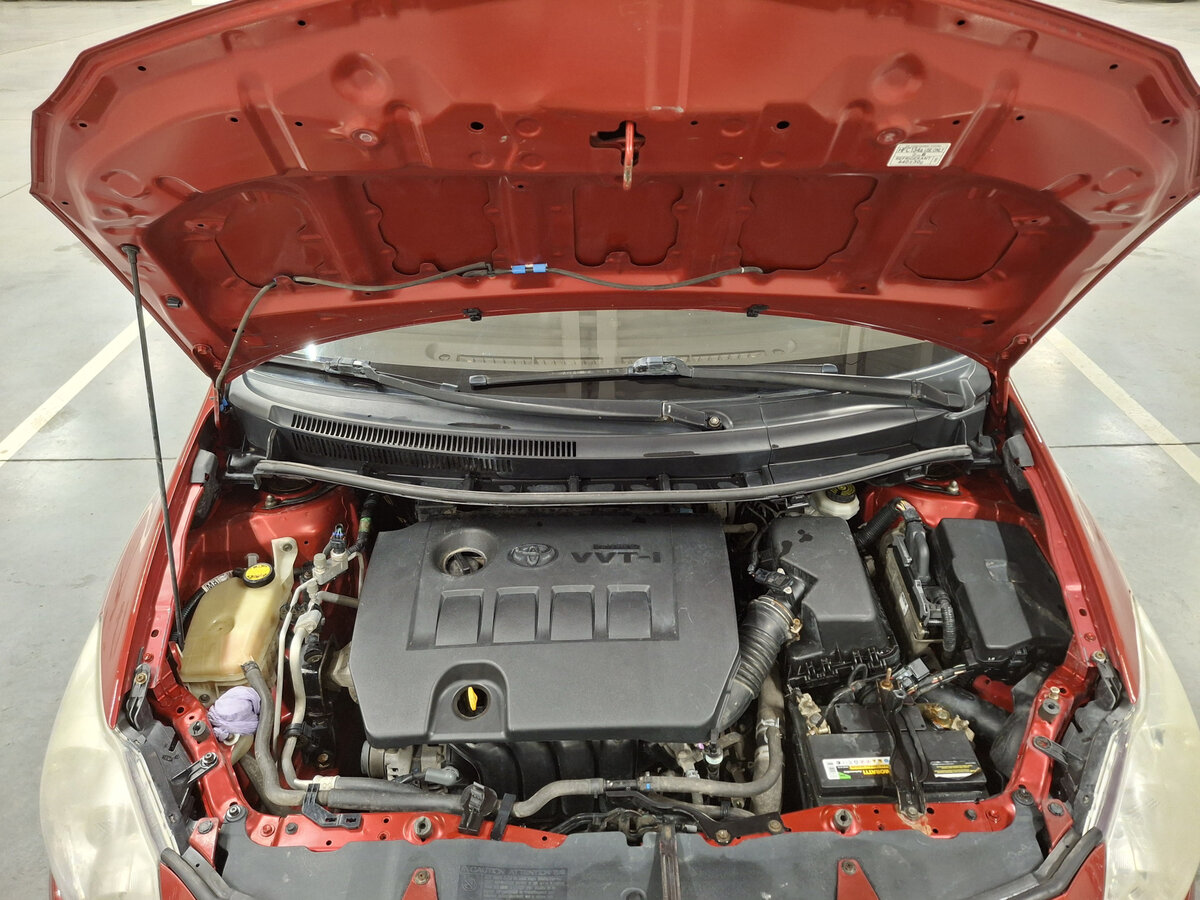 Toyota Auris с пробегом — 2010 год. Фото: #8