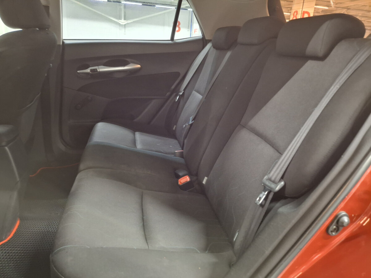 Toyota Auris с пробегом — 2010 год. Фото: #11