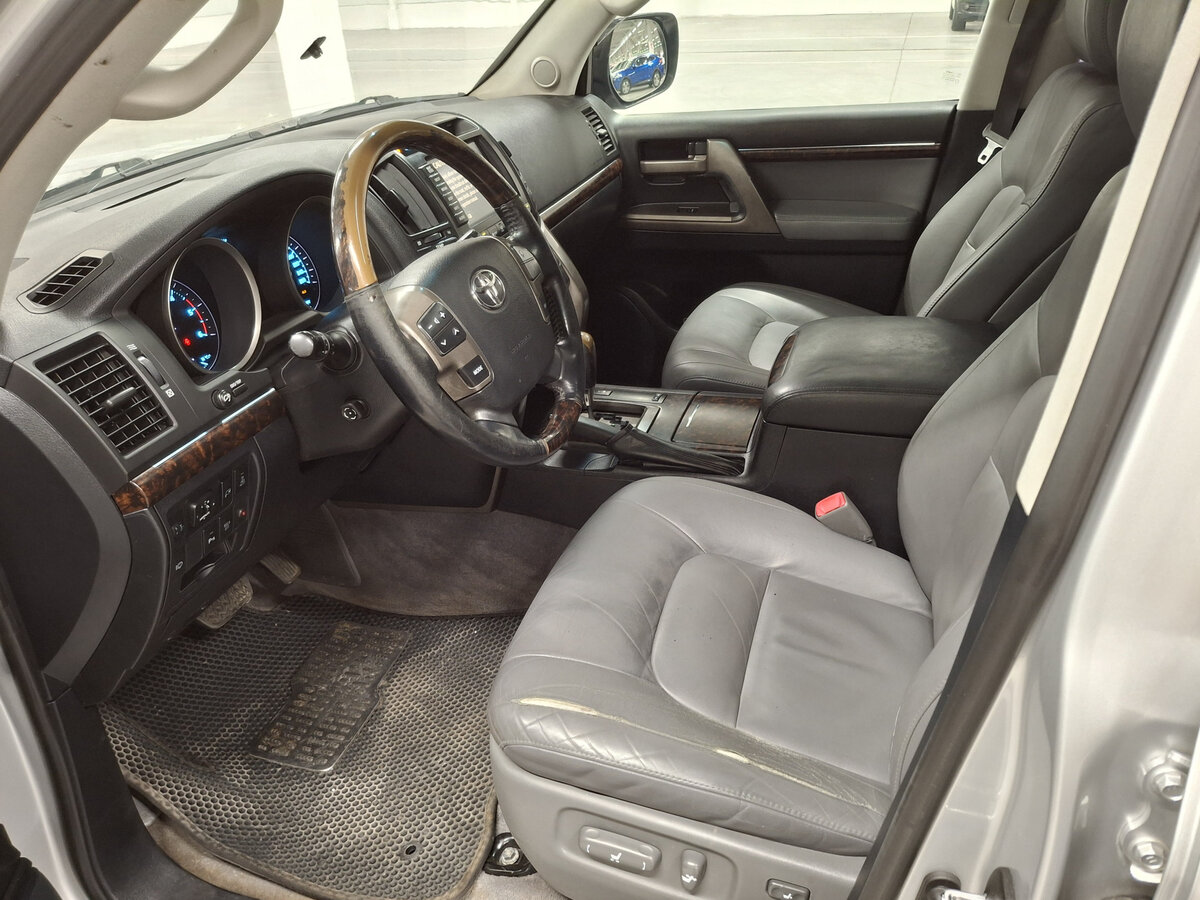 Toyota Land Cruiser с пробегом — 2008 год. Фото: #15