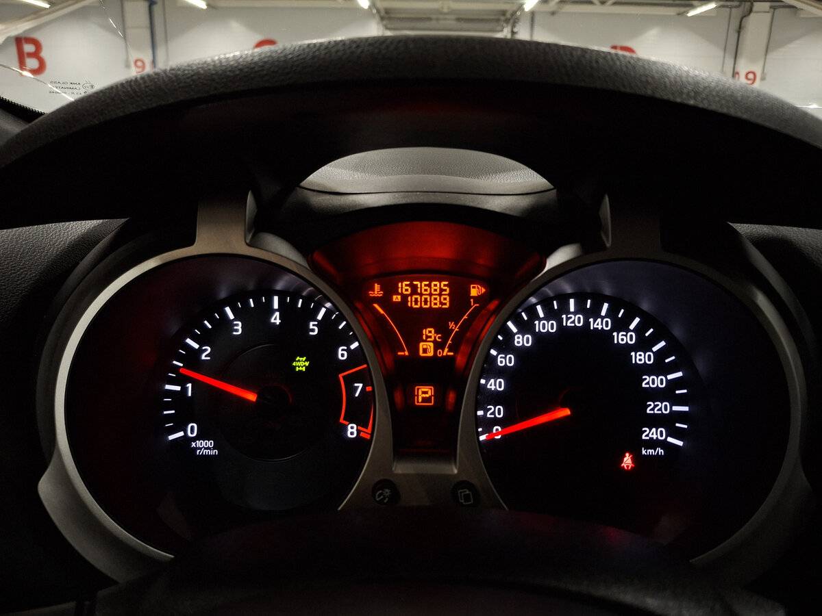 Nissan Juke с пробегом — 2012 год. Фото: #12