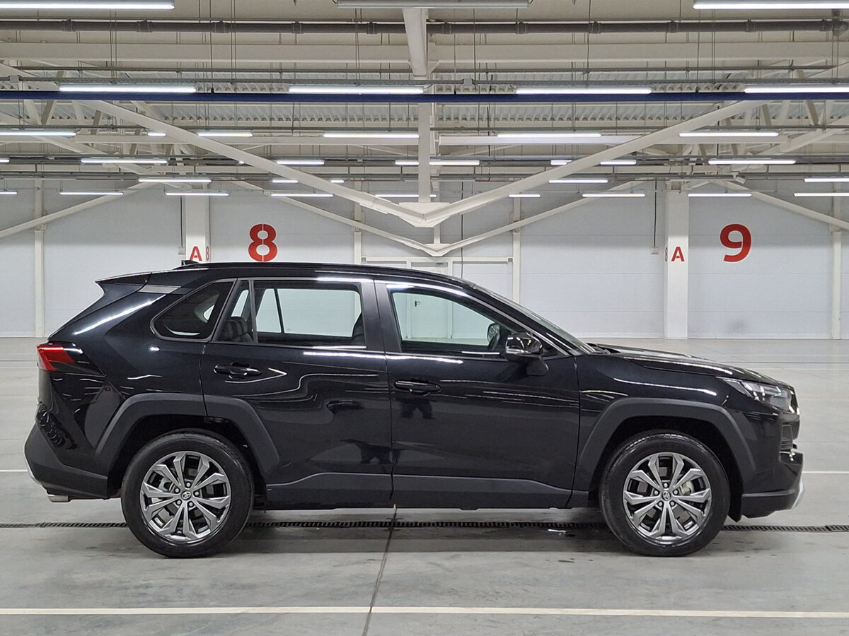 Toyota RAV4 с пробегом — 2024 год. Фото: #3