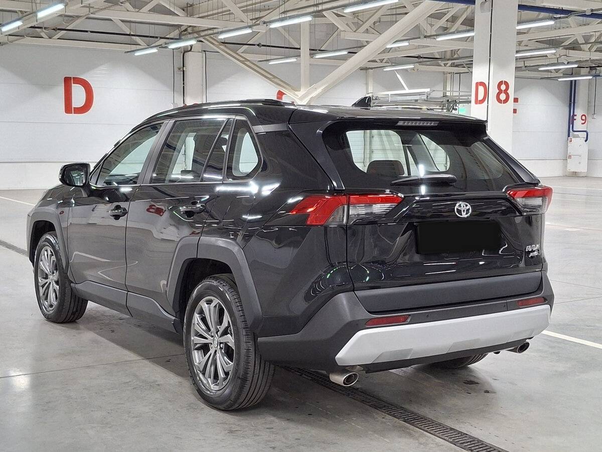 Toyota RAV4 с пробегом — 2024 год. Фото: #6