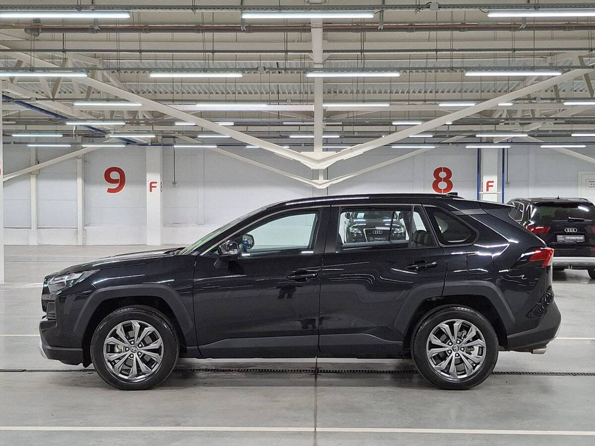 Toyota RAV4 с пробегом — 2024 год. Фото: #7