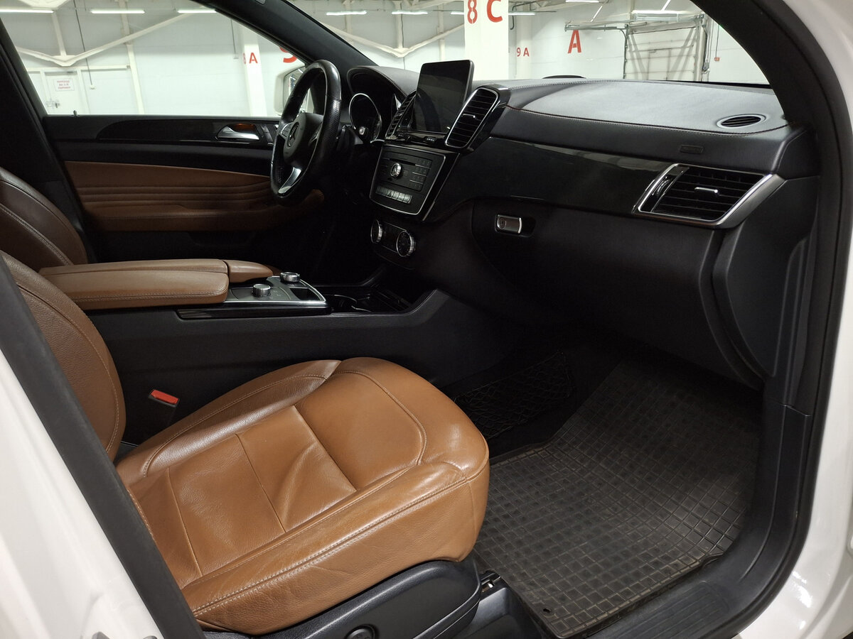 Mercedes-Benz GLE Coupe с пробегом — 2018 год. Фото: #10