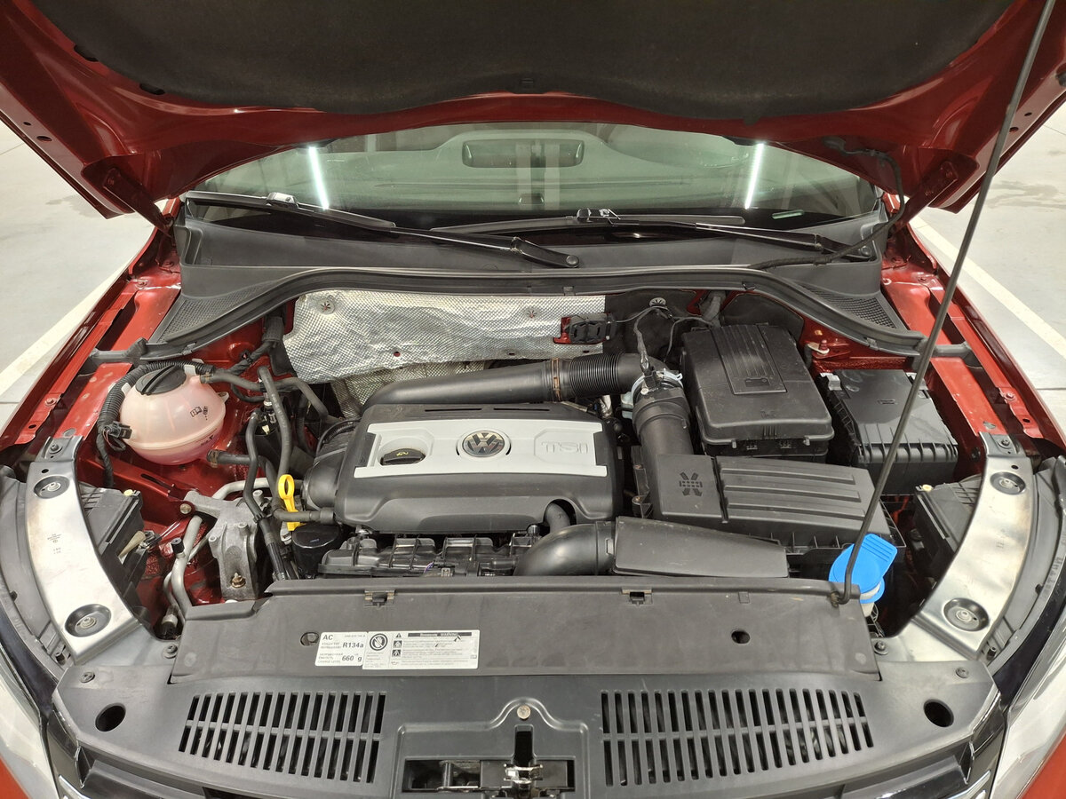 Volkswagen Tiguan с пробегом — 2011 год. Фото: #8