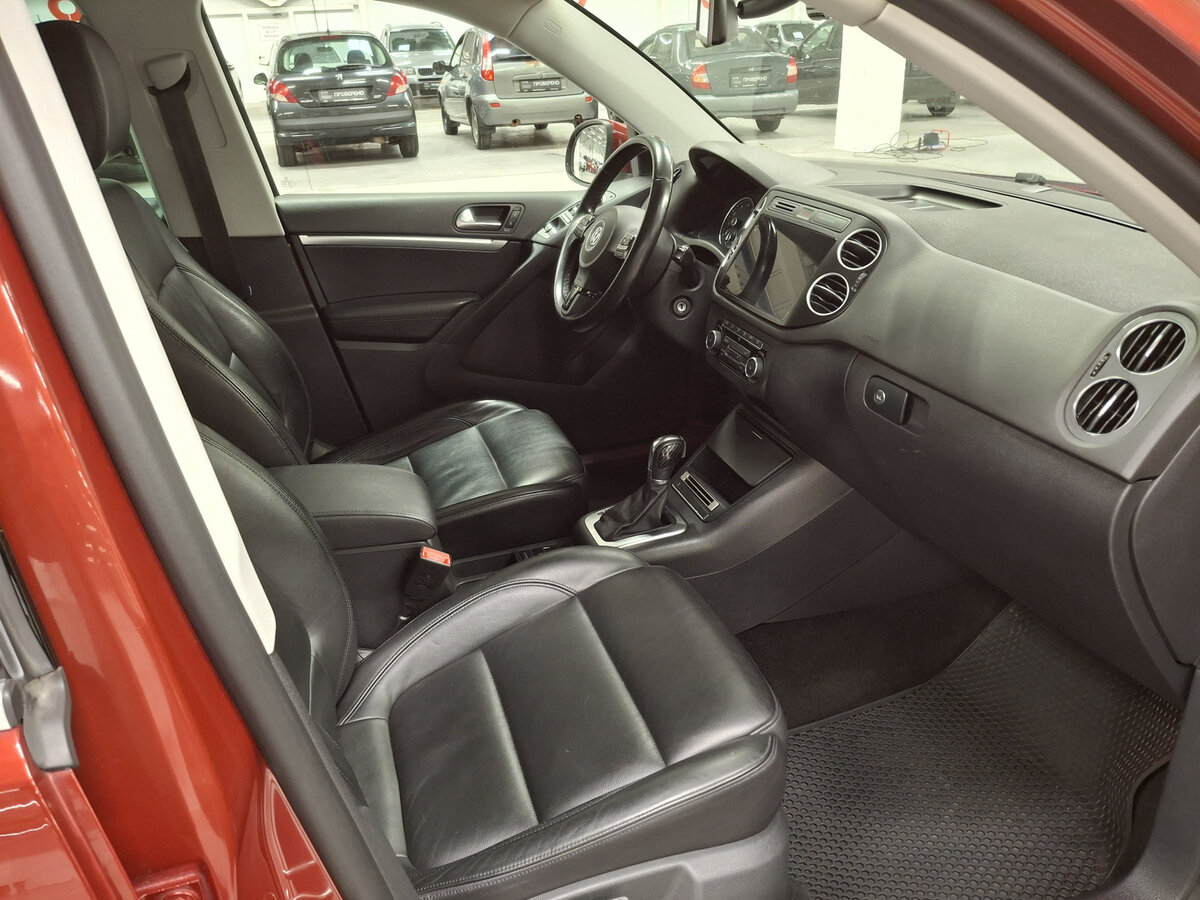 Volkswagen Tiguan с пробегом — 2011 год. Фото: #10