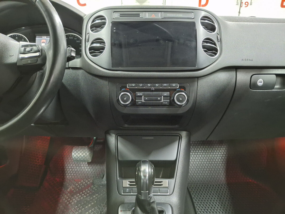 Volkswagen Tiguan с пробегом — 2011 год. Фото: #14