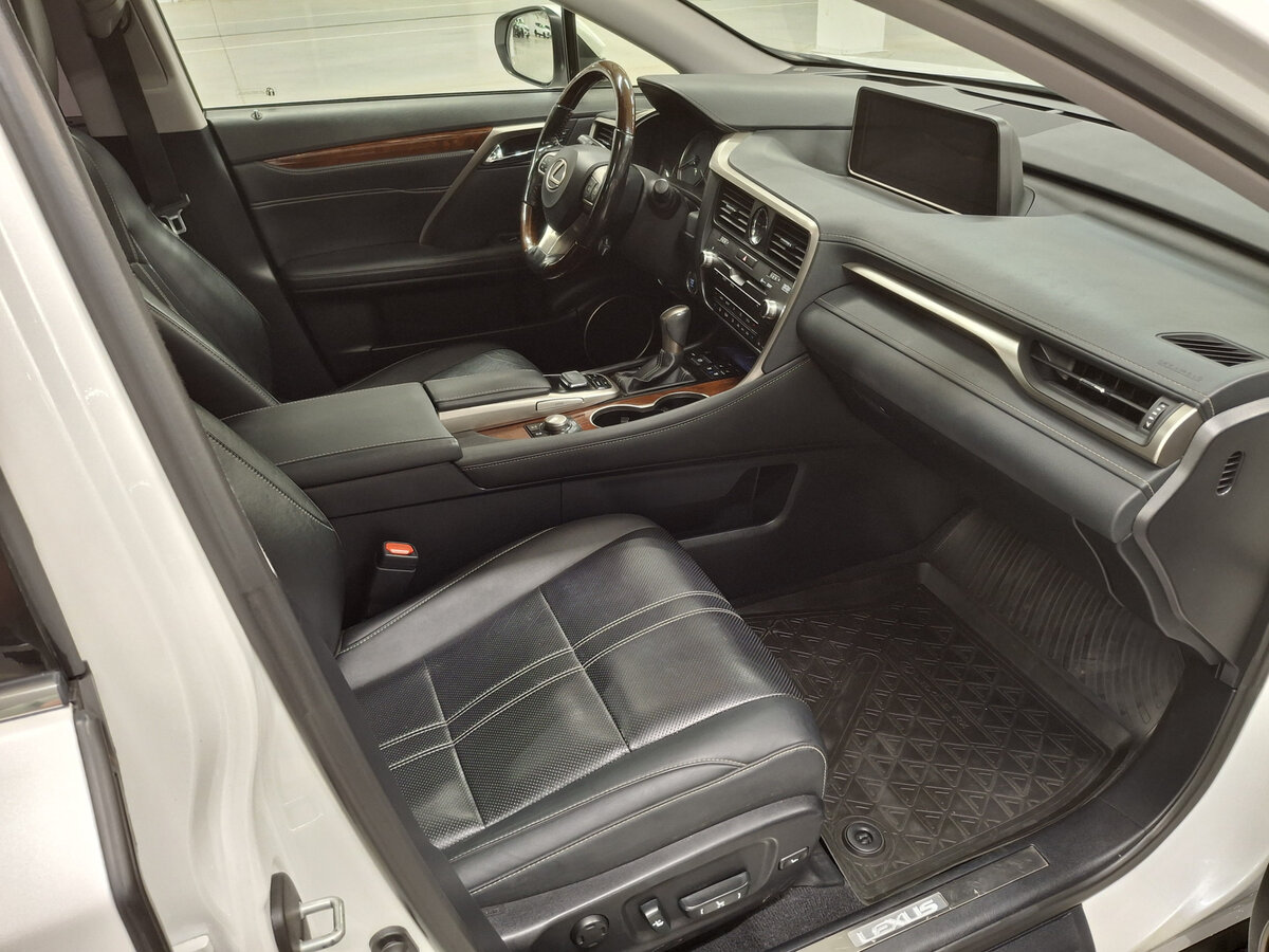 Lexus RX с пробегом — 2016 год. Фото: #10