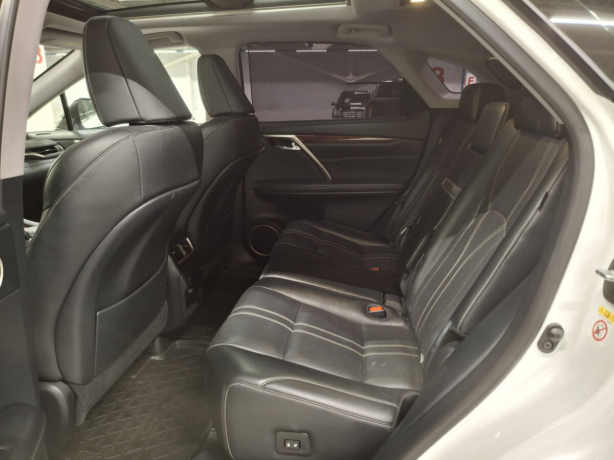 Lexus RX с пробегом — 2016 год. Фото: #11