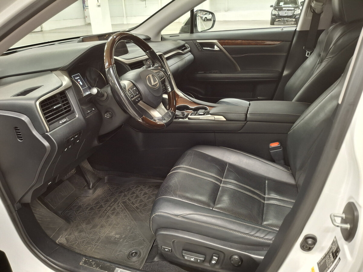 Lexus RX с пробегом — 2016 год. Фото: #15