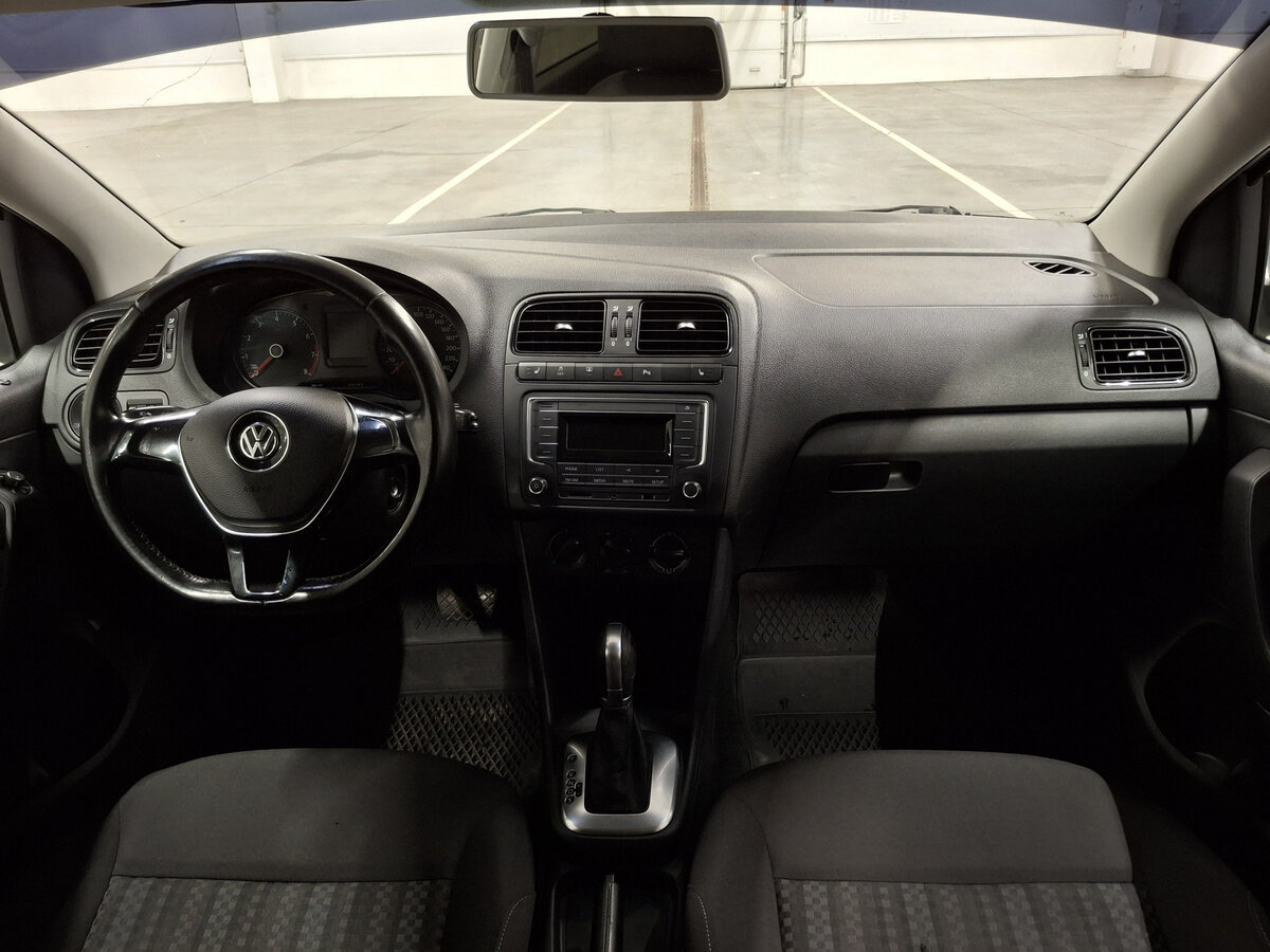 Volkswagen Polo с пробегом — 2016 год. Фото: #13