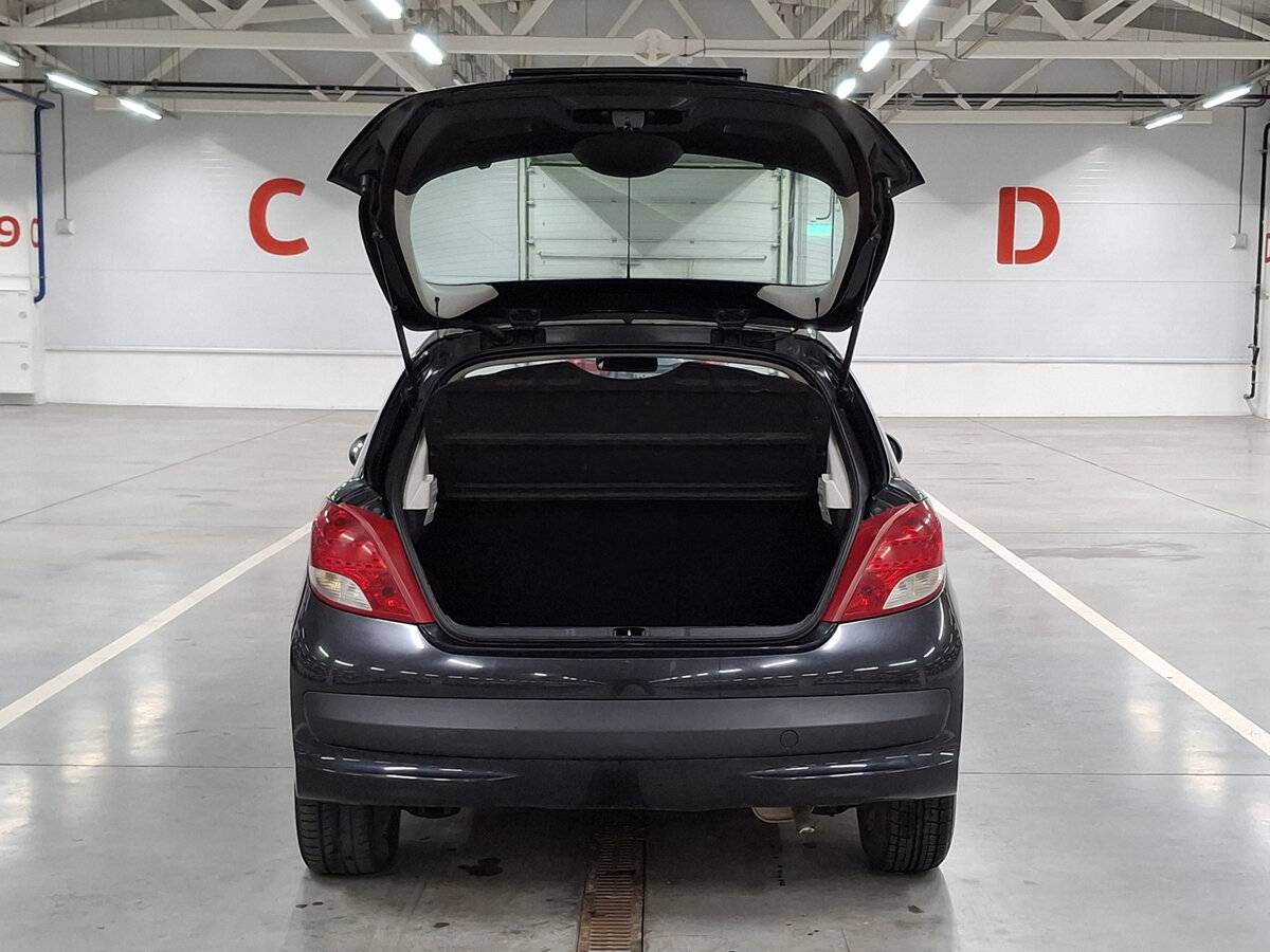 Peugeot 207 с пробегом — 2010 год. Фото: #9