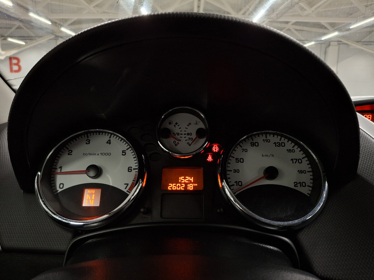 Peugeot 207 с пробегом — 2010 год. Фото: #12