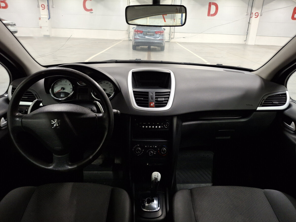 Peugeot 207 с пробегом — 2010 год. Фото: #13
