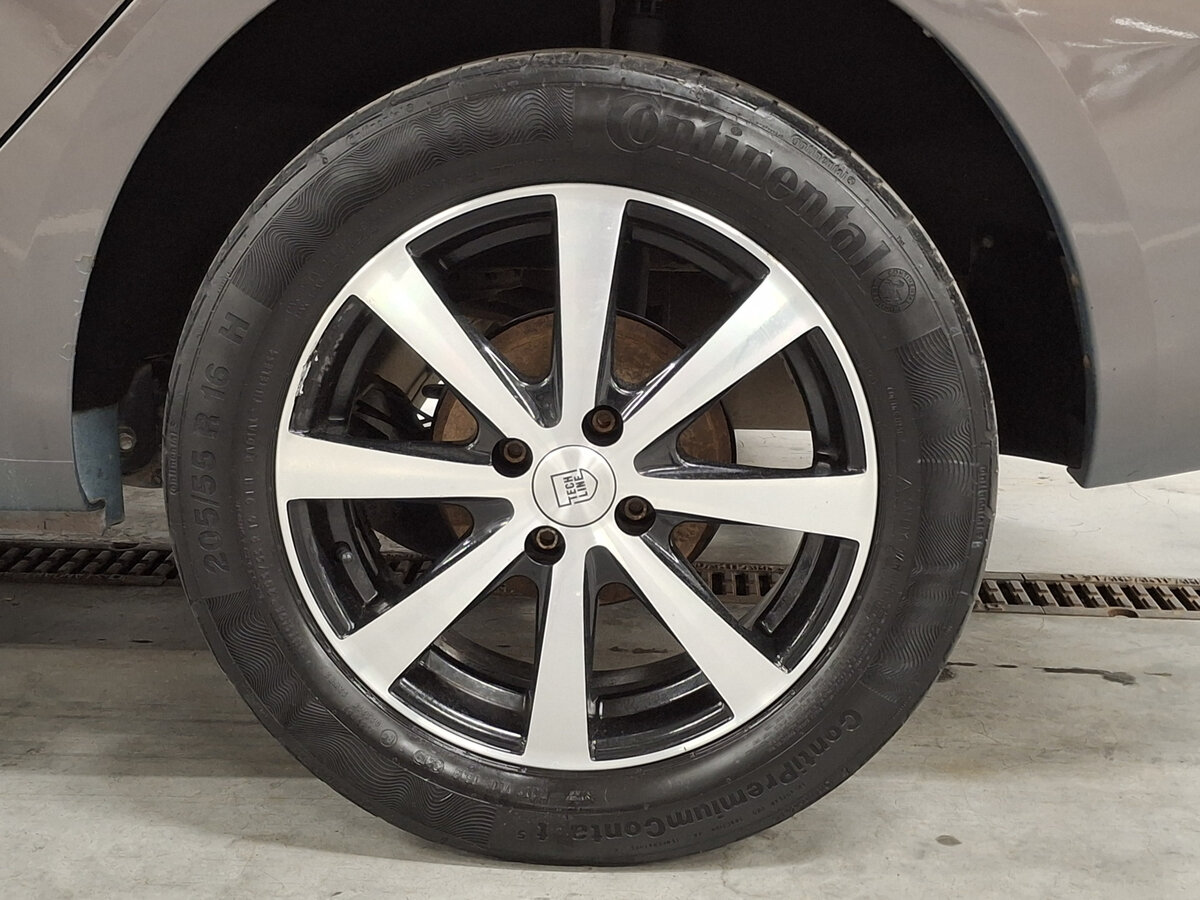 Lada (ВАЗ) Vesta с пробегом — 2019 год. Фото: #17