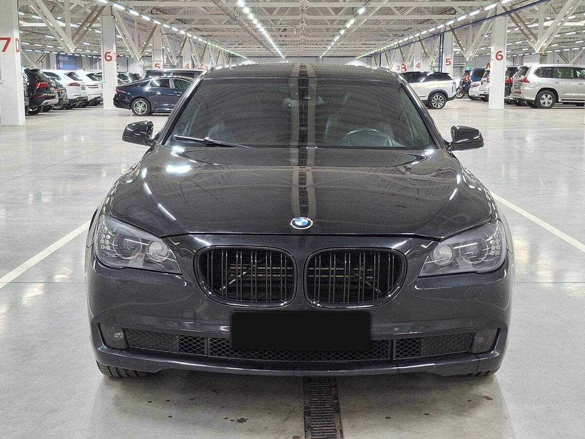 BMW 7 серии с пробегом — 2012 год. Фото: #1