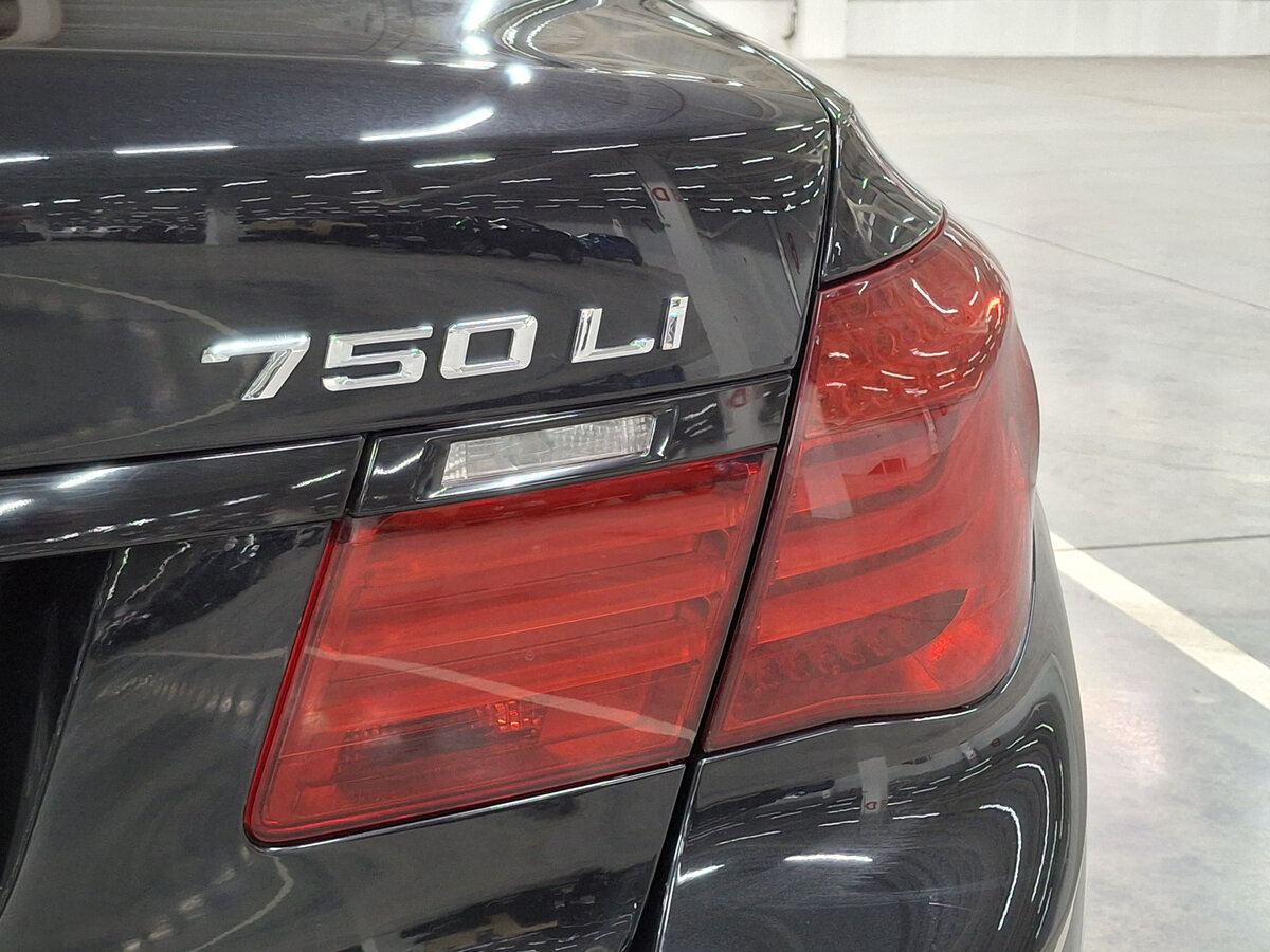 BMW 7 серии с пробегом — 2012 год. Фото: #8