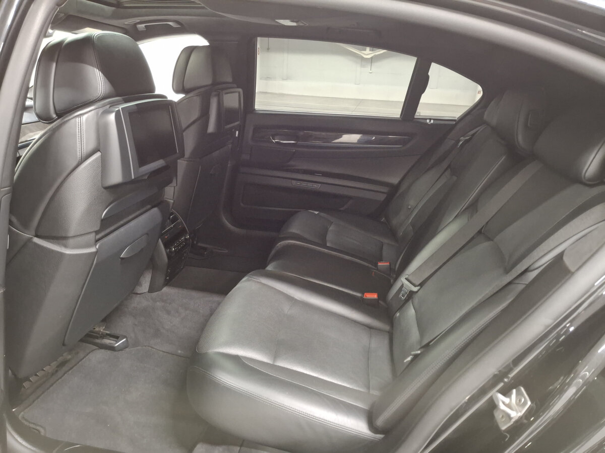 BMW 7 серии с пробегом — 2012 год. Фото: #11