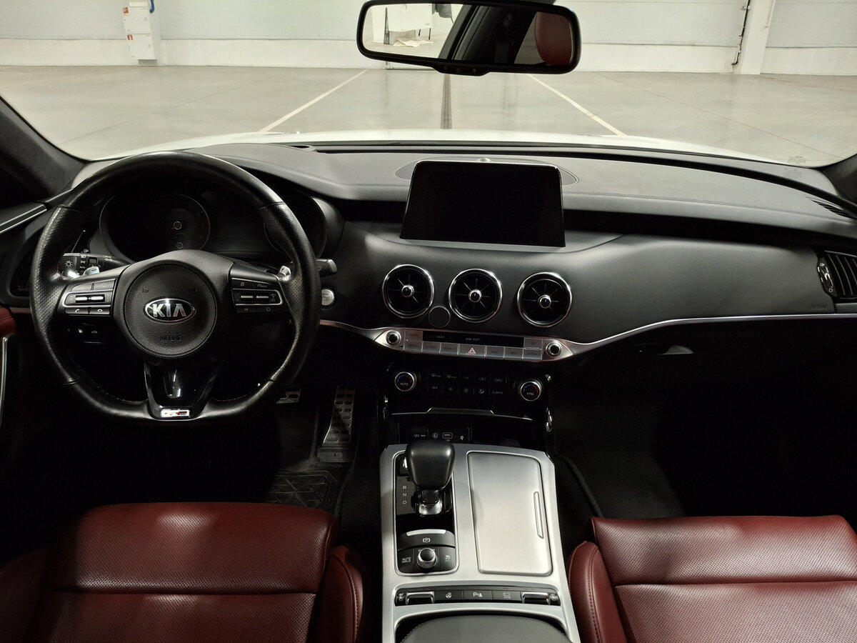Kia Stinger с пробегом — 2019 год. Фото: #13