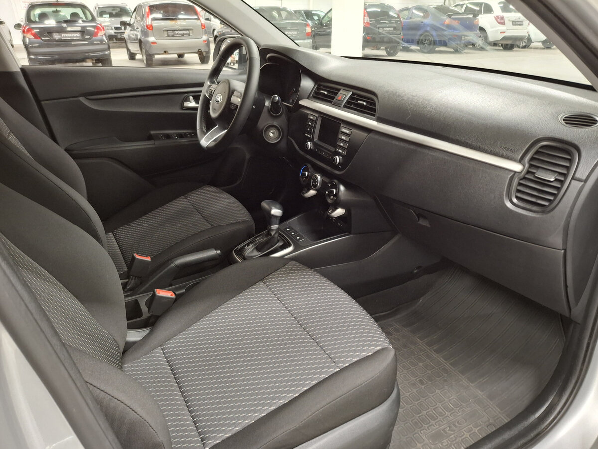 Kia Rio с пробегом — 2020 год. Фото: #10