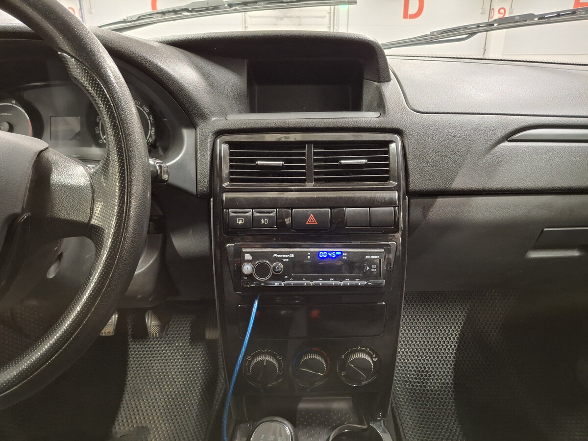 Lada (ВАЗ) Priora с пробегом — 2016 год. Фото: #14