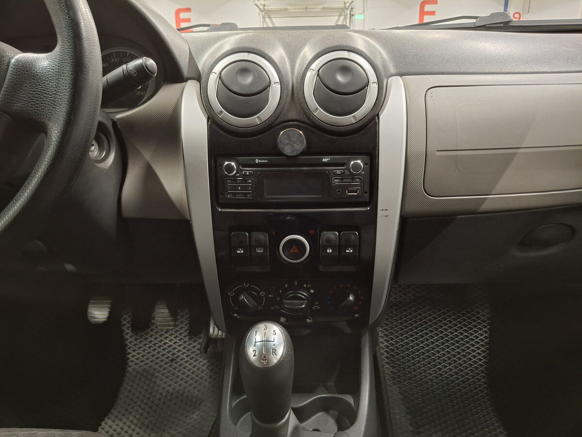 Lada (ВАЗ) Largus с пробегом — 2013 год. Фото: #14