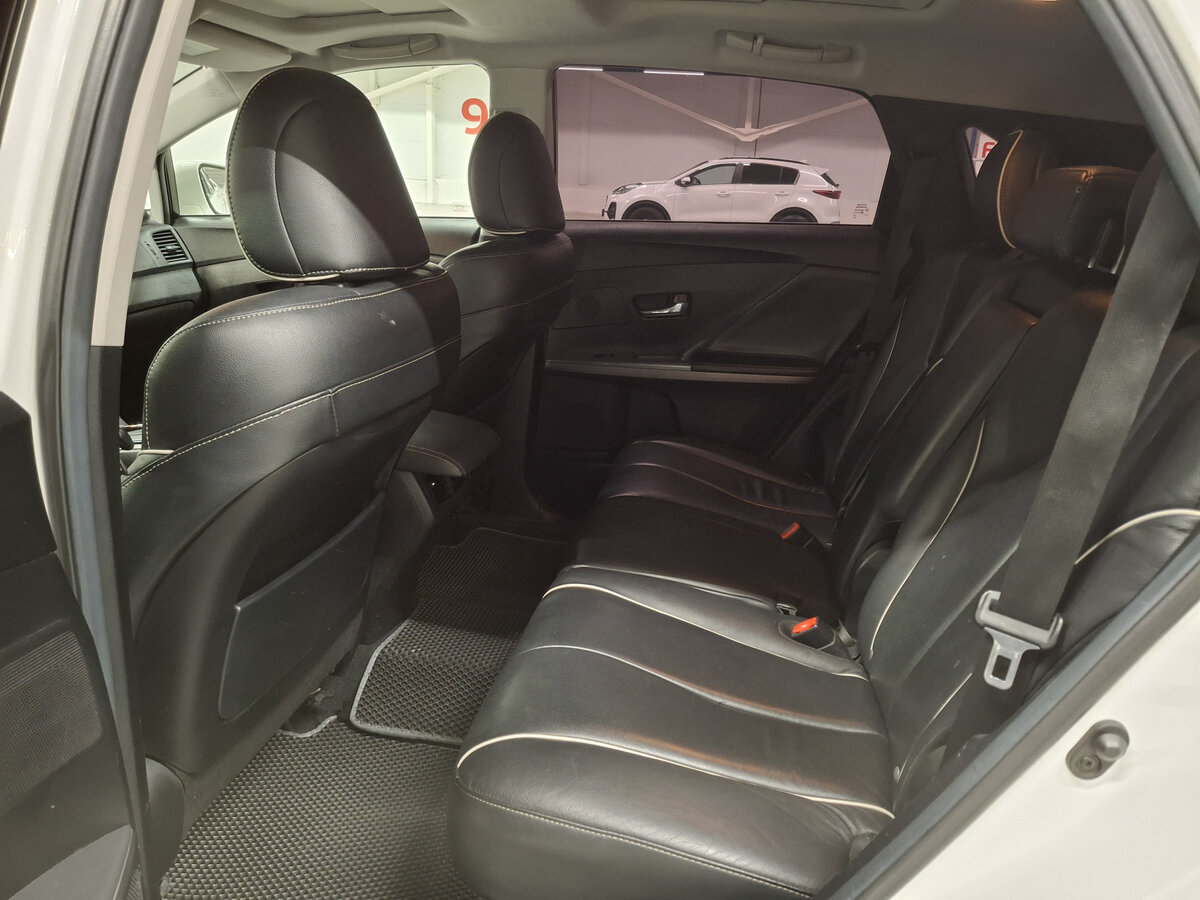 Toyota Venza с пробегом — 2014 год. Фото: #11