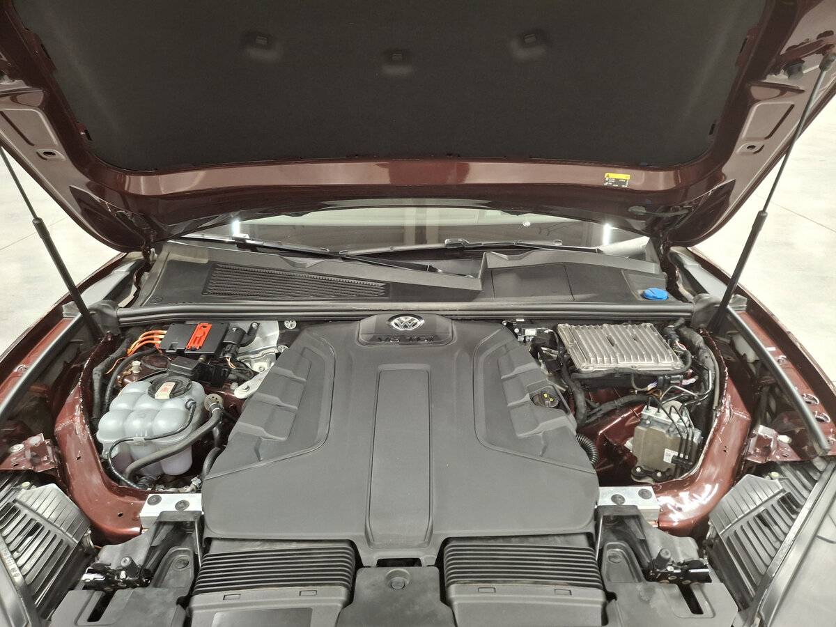 Volkswagen Touareg с пробегом — 2020 год. Фото: #8