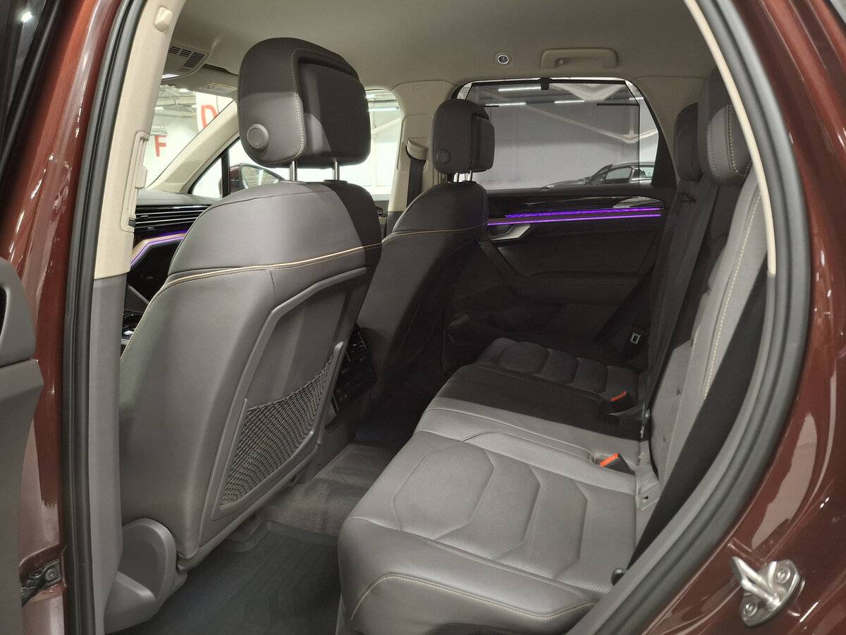 Volkswagen Touareg с пробегом — 2020 год. Фото: #11