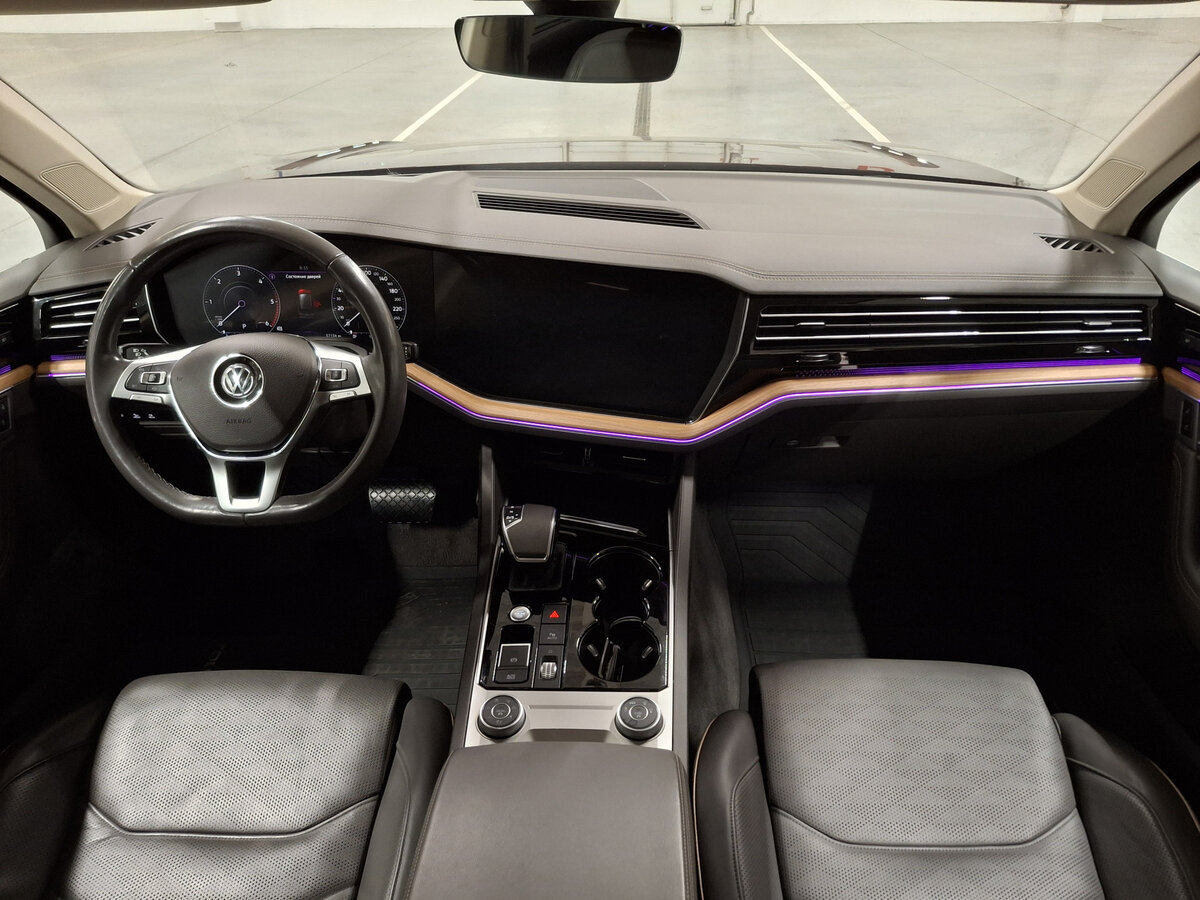 Volkswagen Touareg с пробегом — 2020 год. Фото: #13