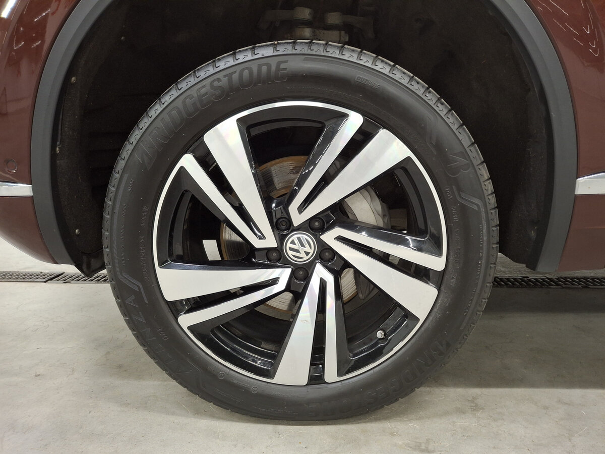 Volkswagen Touareg с пробегом — 2020 год. Фото: #17